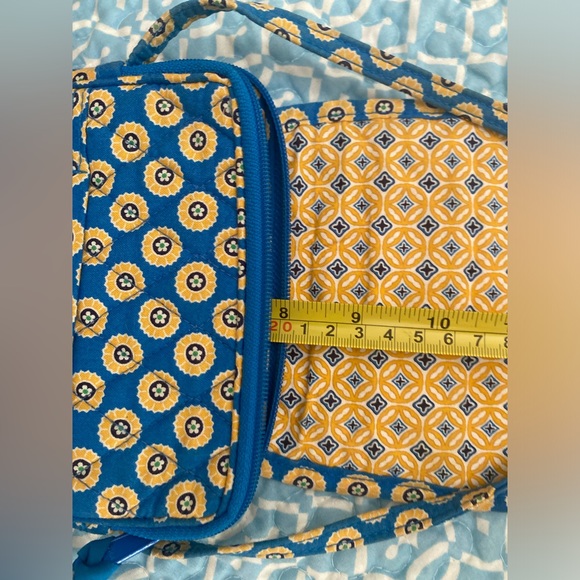 Vera Bradley crossbody Yellow and blue colors - Picture 3 of 6